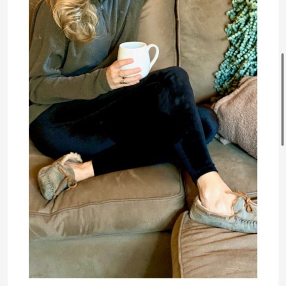 J.Crew stretch velvet leggings in navy - Picture 3 of 5